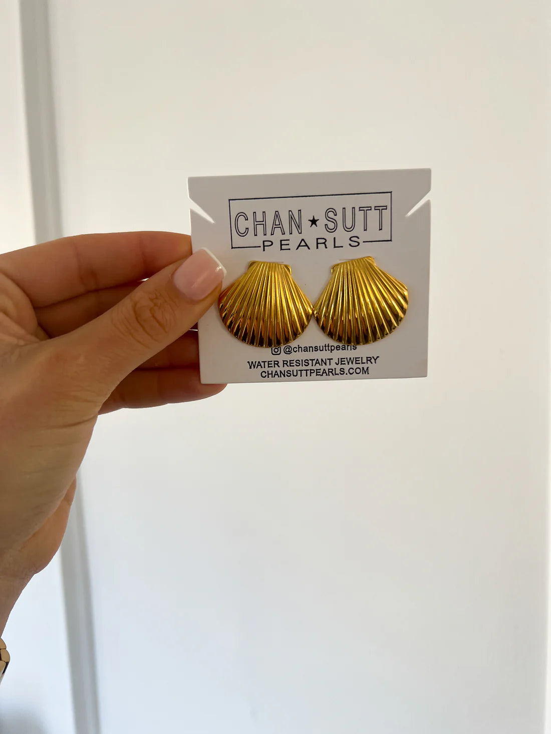 Medium Seashell 18k Gold Plated Earrings
