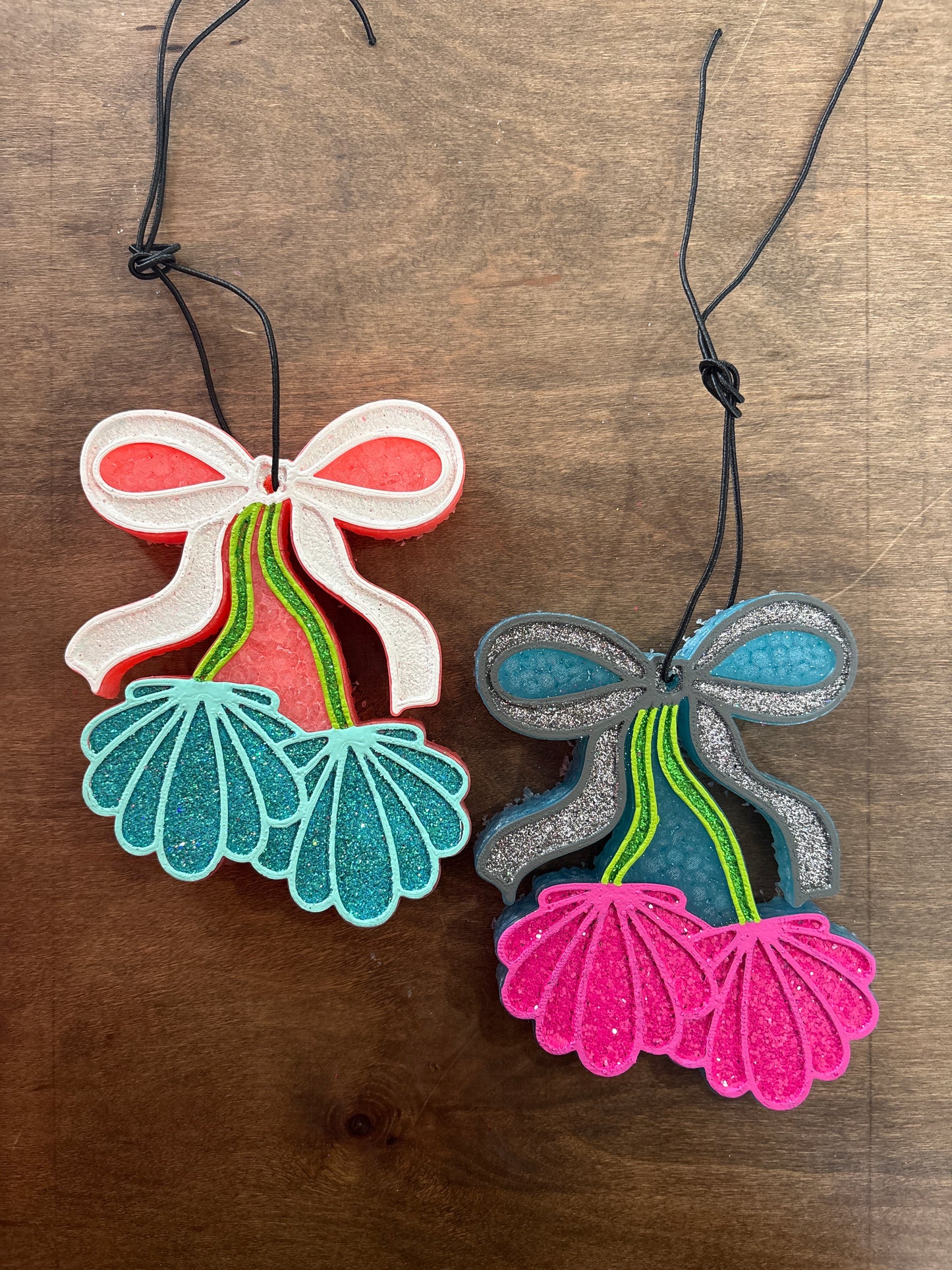 Seashell Cherry Bow Freshie