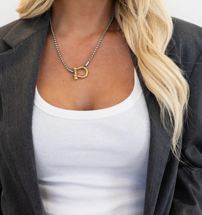 LOCKET NECKLACE