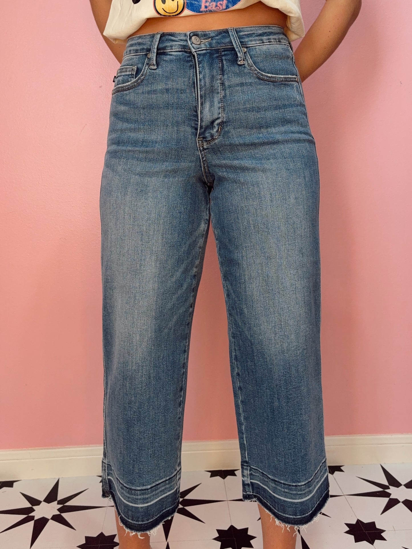 JUDY BLUE - HIGH RISE TUMMY CONTROL RELEASE HEM CROP WIDE