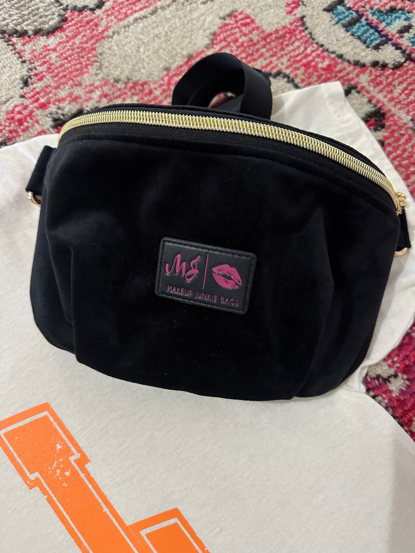 Makeup Junkie Black Velvet Side Kick