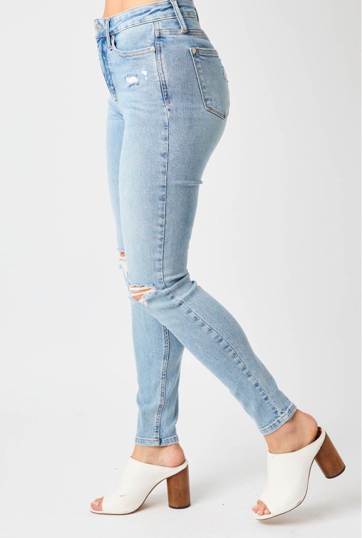 JUDY BLUE-LIGHT WASH - HIGH STRETCH JEANS