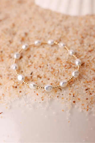 Bri Pearl Bracelet in Gold