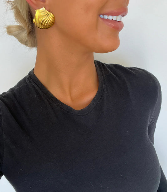 Medium Seashell 18k Gold Plated Earrings