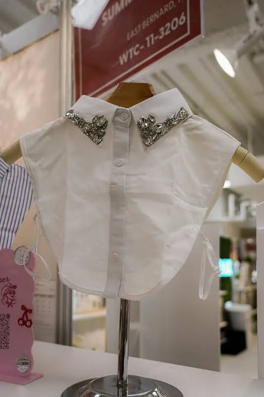 CORPORATE COLLAR - White Jewel Embellishment