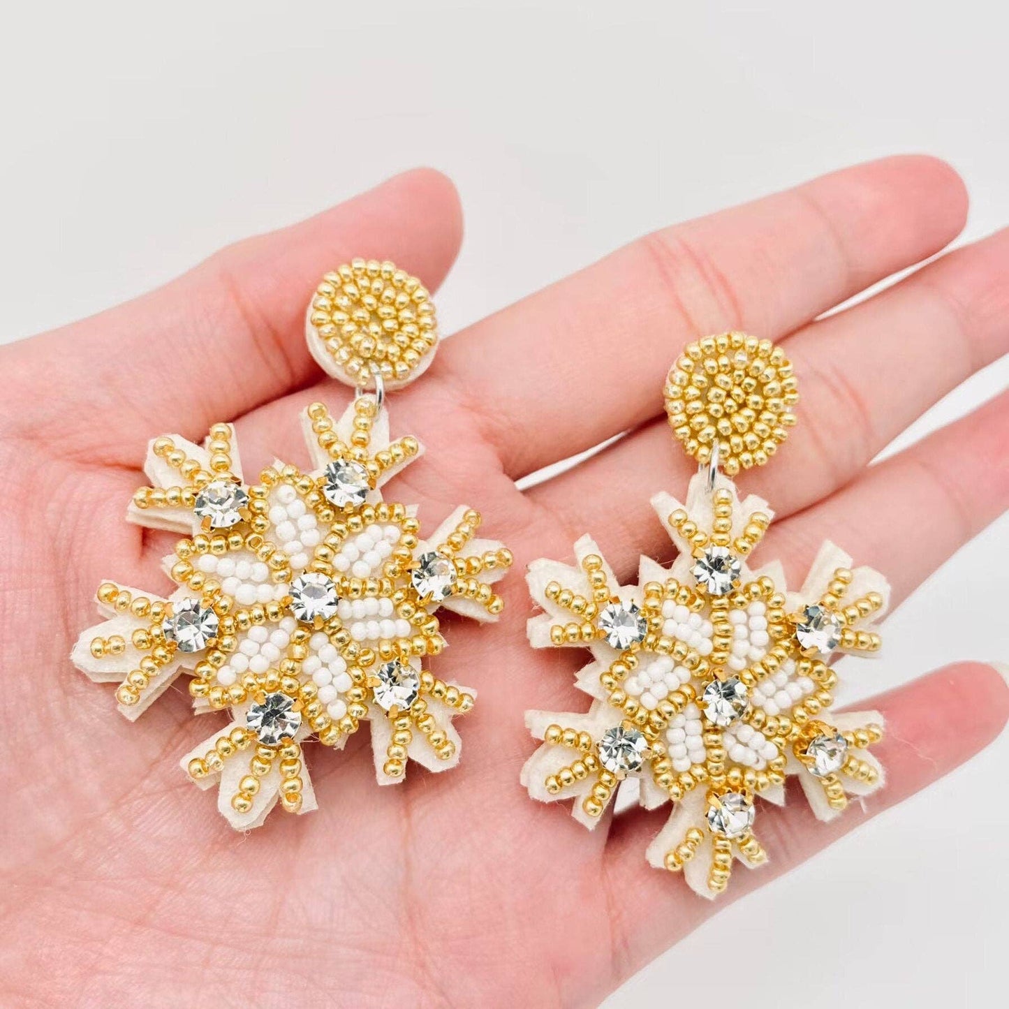 Mio Queena - Christmas Handmade Beaded Rhinestone Snowflake Earrings