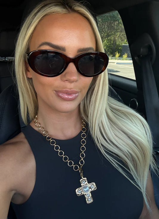Harper Necklace - Chunky Pearl Cross
